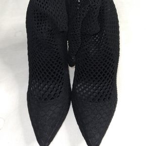 Womens Black Fishnet Heels Size 6.5